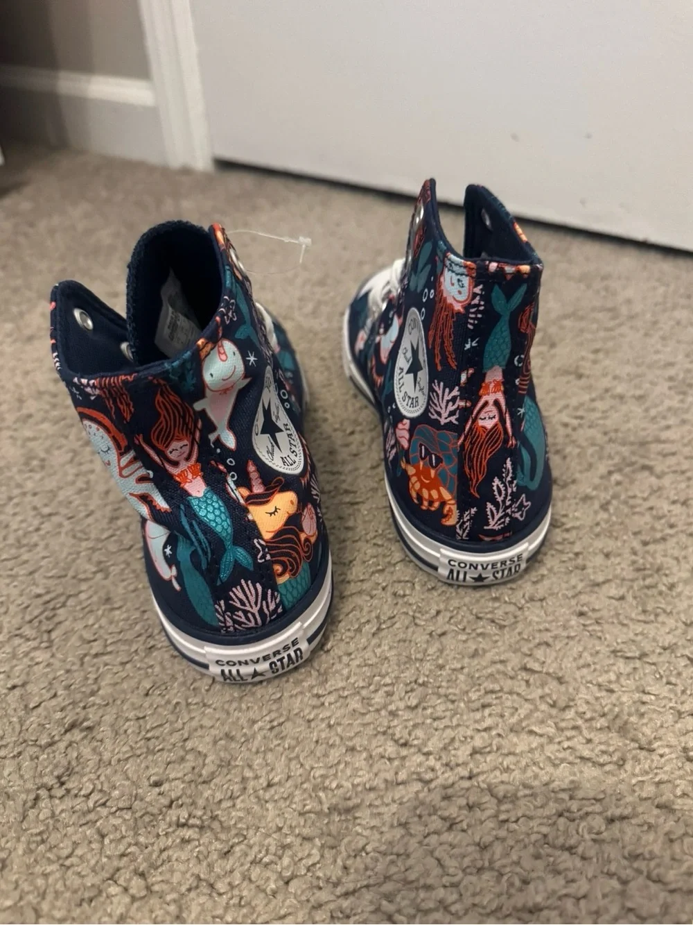 Converse Heartsfall/Mermaid Chuck Taylor All Star Size 3 Junior Canvas Shoe